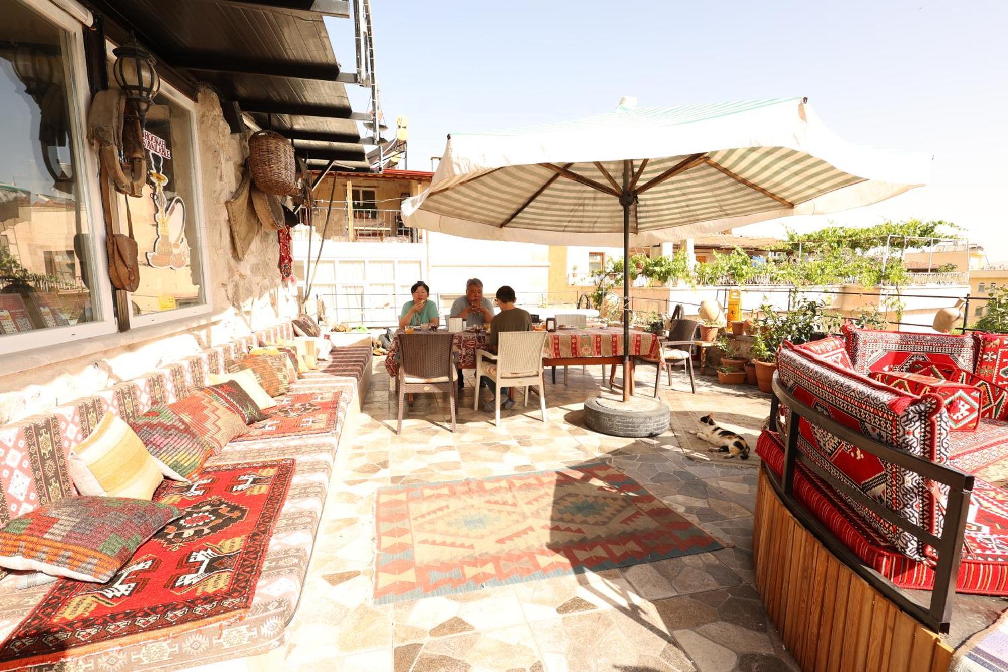 Lucky Luke Stone House Apartment Göreme Ngoại thất bức ảnh